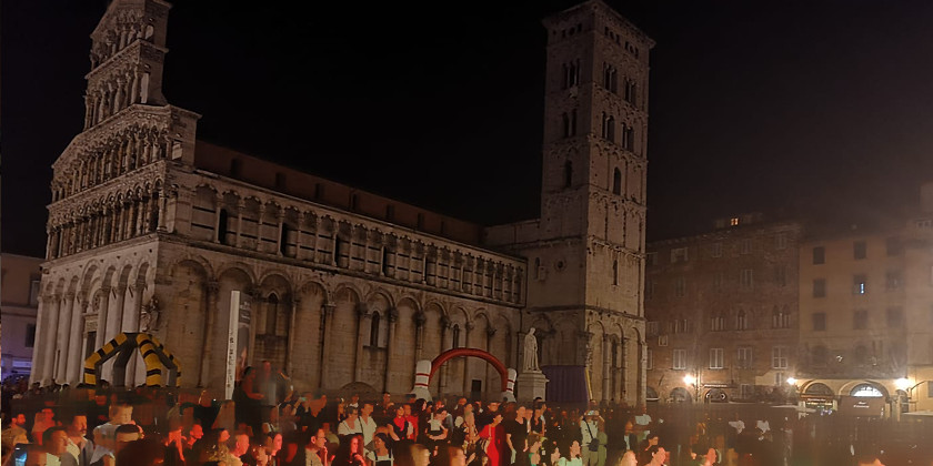 Una folla di oltre 60mila persone ha partecipato all'11ma Notte Bianca di Lucca