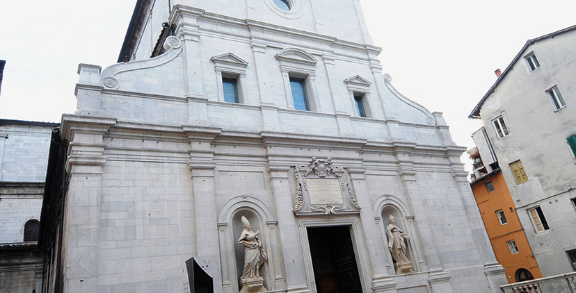 L'Avvento a Lucca: con i fedeli prosegue<br>il dialogo settimanale di preti e diaconi